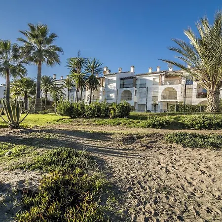 Apartment Hb - Comfortable Beachfront Holiday Apartment *