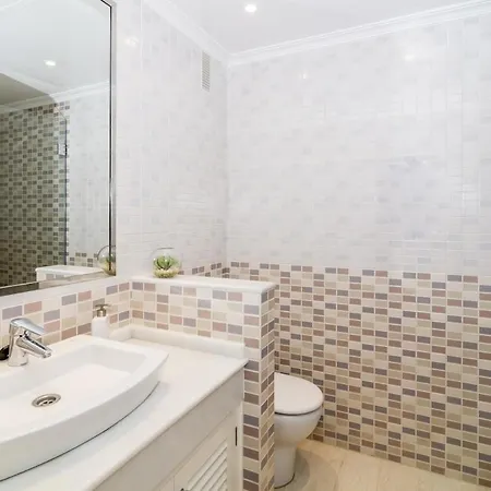 Lejlighed Hb - Comfortable Beachfront Estepona